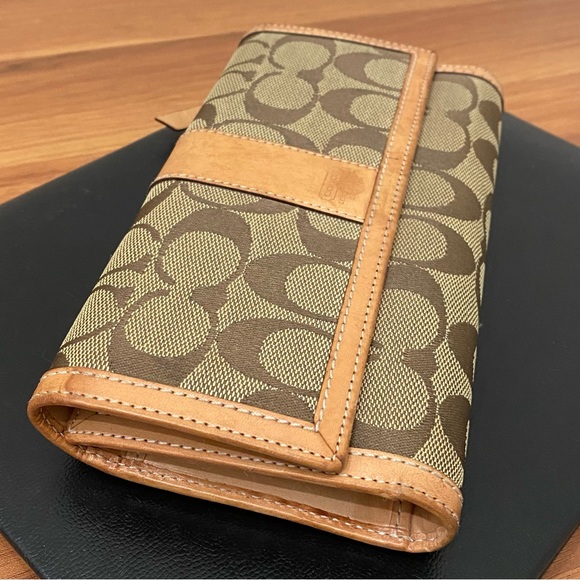 COACH Signature Jacquard Brown Canvas on Natural Leather Continental Wallet - Picture 4 of 14